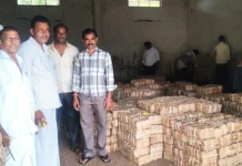 ಬೆಲ್ಲ ಹರಾಜಿಗೆ ವಿಳಂಬವಾಗಿ ಬರುವ ವತರ್Àಕರು, ರೈತರ ಗೋಳಾಟ