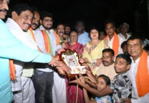 ಹಸುಗಳ ಮೆರವಣಿಗೆ ಸ್ಪರ್ಧಾ ವಿಜೇತರಿಗೆ ಬಹುಮಾನ ವಿತರಣೆ