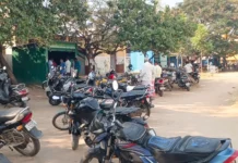 ತಾಲ್ಲೂಕು ಕಚೇರಿ ಆವರಣದಲ್ಲಿ ಅಕ್ರಮ ವಾಹನ ನಿಲುಗಡೆ: ಸಾರ್ವಜನಿಕರ ಆಕ್ರೋಶ