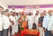 ರಥದಲ್ಲಿ ಸಚಿವ ಖಂಡ್ರೆ, ಹಾವಗಿಲಿಂಗೇಶ್ವರ ಶ್ರೀ ಮೆರವಣಿಗೆ