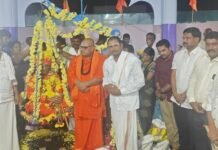 ಕುರೆಕುಪ್ಪೆಯಲ್ಲಿ ಹರಗಿನಡೋಣಿ ಶ್ರೀಗಳ ತುಲಾಭಾರ:ವಿಧ್ಯೆ ಹೆಚ್ಚಿದೆ ವಿನಯ ಕುಸಿದಿದೆ: ವಾಮದೇವ ಶಿವಾಚಾರ್ಯ