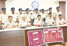 ಇಬ್ಬರು ಕುಖ್ಯಾತ ಕಳ್ಳರ ಬಂಧಿಸಿ 26.5 ಲಕ್ಷ ರೂ.ಮೌಲ್ಯದ ಚಿನ್ನ, ಬೆಳ್ಳಿ ಆಭರಣ ವಶ
