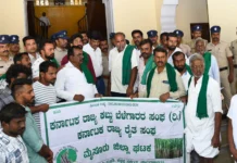 ಕಬಿನಿ ನಾಲೆಯ ಕೆರೆ ಕಟ್ಟೆಗೆ ನೀರು ಬಿಡುವಂತೆ ಆಗ್ರಹಿಸಿ ಪ್ರತಿಭಟನೆ