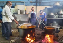 ಎಲ್ಪಿಜಿ ಕೊರತೆ: ಸೌದೆ ಒಲೆಗೆ ಹೋಟೆಲ್ಗಳ ಮೊರೆ