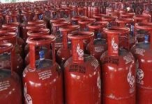 ಎಲ್ಪಿಜಿ ಅನಿಲ ಸಂಕಷ್ಟ: ಕಾಳಸಂತೆ ವಿರುದ್ಧ ಕಠಿಣ ಕ್ರಮಕ್ಕೆ ರಾಜ್ಯಗಳಿಗೆ ಕೇಂದ್ರ ಸೂಚನೆ