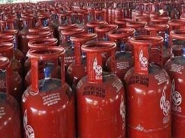 ಎಲ್ಪಿಜಿ ಅನಿಲ ಸಂಕಷ್ಟ: ಕಾಳಸಂತೆ ವಿರುದ್ಧ ಕಠಿಣ ಕ್ರಮಕ್ಕೆ ರಾಜ್ಯಗಳಿಗೆ ಕೇಂದ್ರ ಸೂಚನೆ