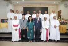 ನೈಜಲ್ ಫರ್ನಾಂಡಿಸ್ ಪೆÇೀಪ್ ಗೌರವದ `ನೈಟ್’ ಪದವಿ