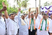 ನಾಮಪತ್ರ ಸಲ್ಲಿಕೆ ಭರಾಟೆ: ಉಪಚುನಾವಣೆಗೆ ಅಖಾಡ ಸಜ್ಜು