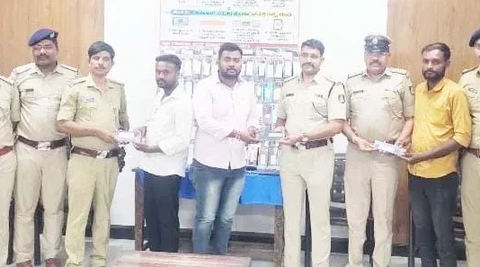 110 ಮೊಬೈಲುಗಳು ವಾರಸುದಾರರಿಗೆ ಹಸ್ತಾಂತರ : ಡಿಎಸ್ ಪಿ ಪ್ರಶಾಂತ ಮುನ್ನೊಳ್ಳಿ