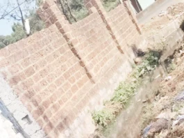 ಲಾಡಗೇರಿ ಬಡಾವಣೆಯಲ್ಲಿನ ತುಂಬಿ ತುಳುಕುತ್ತಿರುವ ಚರಂಡಿಗಳು, ಕಣ್ಮುಚ್ಚಿ ಕುಳಿತ ಸ್ಥಳಿಯ ಸದಸ್ಯರು-ಅಧಿಕಾರಿಗಳು