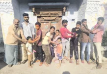 ಹೋಳಿ ಸಂಭ್ರಮ; ಬಣ್ಣ ಎರಚುತ್ತ ಕುಣಿದಾಡಿದ ಯುವಜನತೆ