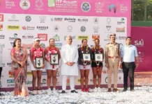 ಗೆದ್ದ ಜೋಡಿ: ಸಚಿವರಿಂದ ಟ್ರೋಫಿ ವಿತರಣೆ