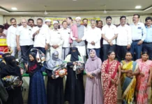 ಬಿದಿ ವ್ಯಾಪಾರಿಗಳ ಸಂಘದಿಂದ ಯುಗಾದಿ ಮತ್ತು ರಂಜಾನ್ ಸೌಹಾರ್ದ ಆಹಾರ ಕಿಟ್ ವಿತರಣೆ