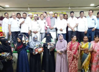 ಬಿದಿ ವ್ಯಾಪಾರಿಗಳ ಸಂಘದಿಂದ ಯುಗಾದಿ ಮತ್ತು ರಂಜಾನ್ ಸೌಹಾರ್ದ ಆಹಾರ ಕಿಟ್ ವಿತರಣೆ