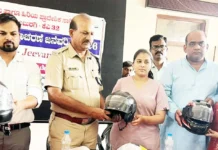 ರಸ್ತೆ ಸುರಕ್ಷತಾ ಅರಿವು ಕಾರ್ಯಕ್ರಮ: ಹೆಲ್ಮೆಟ್ ಕಡ್ಡಾಯಕ್ಕೆ ಒತ್ತಡ