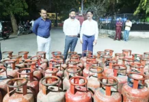 ಯಾದಗಿರಿಯಲ್ಲಿ ಹೋಟೆಲ್ಗಳ ಮೇಲೆ ದಾಳಿ : ಗೃಹಬಳಕೆಯ ಗ್ಯಾಸ್ ಸಿಲಿಂಡರ್ ಅಕ್ರಮ ಬಳಕೆ ಪತ್ತೆ, 46 ಸಿಲಿಂಡರ್ ವಶ