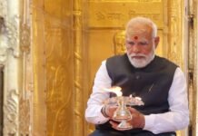 ಕಾಶಿ ವಿಶ್ವನಾಥನ ಸನ್ನಿಧಿಯಲ್ಲಿ ಮೋದಿ ಪ್ರಾರ್ಥನೆ