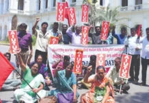 ಕಾರ್ಮಿಕರ ಮೇಲಿನ ದೌರ್ಜನ್ಯ ಖಂಡಿಸಿ ಪ್ರತಿಭಟನೆ