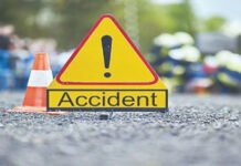 ರಸ್ತೆ ಬದಿಯ ತಡೆ ಬೇಲಿಗೆ ಆಟೋ ರಿಕ್ಷಾ ಢಿಕ್ಕಿ-ಚಾಲಕನಿಗೆ ಗಾಯ