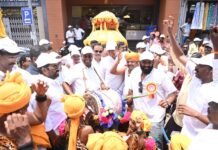 ವಾಸವಿ ಜಯಂತಿಯಲ್ಲಿ ಡೊಳ್ಳು ಬಾರಿಸಿದ ಸೋಮಶೇಖರರೆಡ್ಡಿ