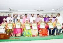 ಸಂಗೀತ ಆಲಿಸಿದರೆ ನೋವೆಲ್ಲ ಮಾಯ: ಪ್ರೊ.ರೇವಯ್ಯ ವಸ್ತ್ರದ ಮಠ