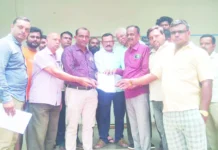 ಸಿ.ಸಿ. ರಸ್ತೆ ಮಾಡಲು ಮನವಿ