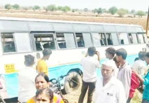 ಅತನೂರು ; ಗ್ರಾಮದ ಹತ್ತಿರ ರಸ್ತೆ ಬದಿಗೆ ನುಗ್ಗಿದ ಸಾರಿಗೆ ಬಸ್: ಪ್ರಯಾಣಿಕರು ಪಾರು