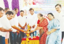 ಮೊದಲ ಸಾಲಿಗೆ ಬರಲು ಮಹಿಳೆಗೆ ಅವಕಾಶವಿಲ್ಲ: ಲೀಲಾದೇವಿ ಬೇಸರ