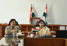 ರಾಷ್ಟ್ರೀಯ ಹೆದ್ದಾರಿಗಳಲ್ಲಿ ಸುರಕ್ಷಿತ ವಾಹನ ಚಾಲನೆಗೆ ನಾಮಫಲಕ ಅಳವಡಿಸಿ: ಜಿಲ್ಲಾಧಿಕಾರಿ ಸೂಚನೆ