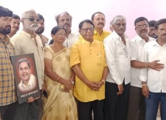 ಸಿದ್ದರಾಮಯ್ಯ ಸಿಎಂ ಆಗಿ ಮುಂದುವರೆಯಬೇಕು: ಅಹಿಂದ ಮುಖಂಡರ ಆಗ್ರಹ