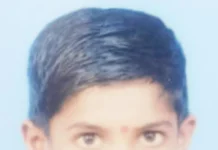 ಹೊಂಡಕ್ಕೆ ಬಿದ್ದು ವಿದ್ಯಾರ್ಥಿ ಸಾವು : ಪರಿಹಾರಕ್ಕೆ ಆಗ್ರಹಿಸಿ ಶವವಿಟ್ಟು ಪ್ರತಿಭಟನೆ