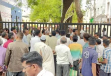 ಜಮಖಂಡಿಯಲ್ಲಿ ಬೀದಿ ಬದಿ ವ್ಯಾಪಾರಸ್ಥರ ಪ್ರತಿಭಟನೆ