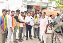 ಚರಂಡಿಯ ನೀರು ರಸ್ತೆ ಮೇಲೆ ನಿತ್ಯ ತೊಂದರೆ ದುರಸ್ತಿಗೆ ಕರವೇ ಮನವಿ