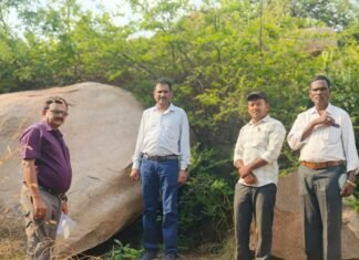 ಬಂಡೆಗಲ್ಲು ಶಾಸನ ಪತ್ತೆ : ಪುರಾತತ್ಯ ಇಲಾಖೆ ಅಧಿಕಾರಿಗಳ ಭೇಟಿ, ಶಾಸನ ಸಂರಕ್ಷಣೆಗೆ ಅಗತ್ಯ ಕ್ರಮ : ಶೇಜೇಶ್ವರ