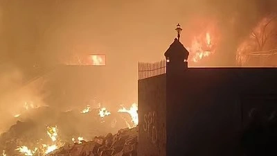 12Delhi fire