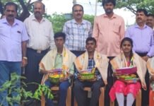 ಹುಳಿಯಾರು ಕೆಪಿಎಸ್ ಟಾಪರ್ಸ್ಗೆ ನಗದು ಬಹುಮಾನ ವಿತರಣೆ