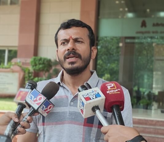 ಕೈ ನಾಯಕರ ಮನೆ ಮುಂದೆ ಪೋಸ್ಟರ್ ಅಂಟಿಸುತ್ತೇವೆ: ರಮೇಶ್ ಗೌಡ