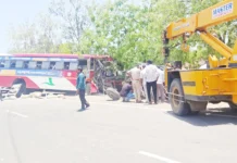 ಚಡಚಣದಲ್ಲಿ ಭೀಕರ ಅಪಘಾತ: ಬಸ್-ಕ್ಯಾಂಟರ್ ಮುಖಾಮುಖಿ ಡಿಕ್ಕಿ, ಮೂವರು ಸಾವು