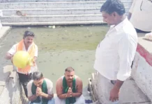 ನಾಗಾವಿ ಯಲ್ಲಮ್ಮ ದೇವಸ್ಥಾನದಲ್ಲಿ ಮಳೆಗಾಗಿ ದಿರ್ಘ ದಂಡ ನಮಸ್ಕಾರ