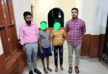 ಪ್ರಯಾಣಿಕರ ಜಾಗೃತಿ: ಇಬ್ಬರು ಮಕ್ಕಳ ರಕ್ಷಣೆ