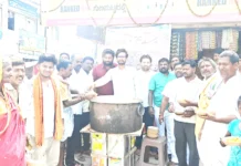 ಪ್ರಧಾನಿ ನರೇಂದ್ರ ಮೋದಿ ಅವರ ಸುದೀರ್ಘ ಸೇವೆಗೆ ಗೌರವ: ಯಾದಗಿರಿಯಲ್ಲಿ ಬಿಜೆಪಿ ಅಭಿಮಾನಿಗಳಿಂದ ಅನ್ನ ಸಂತರ್ಪಣೆ