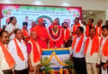 ಮಕ್ಕಳಲ್ಲಿ ಶಿಕ್ಷಣದ ಜತೆಗೆ ಸಂಸ್ಕೃತಿ-ಸಂಸ್ಕಾರ ಬೆಳೆಸಿ: ಸ್ವಾಮೀಜಿ