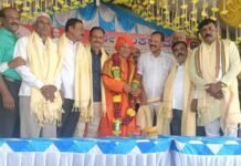 ಉಪ್ಪಾರಹಳ್ಳಿ ಒಕ್ಕಲಿಗರ ಸಂಘದಿಂದ ಸಿದ್ಧರಾಮ ಚೈತನ್ಯಶ್ರೀಗೆ ಗುರುವಂದನೆ
