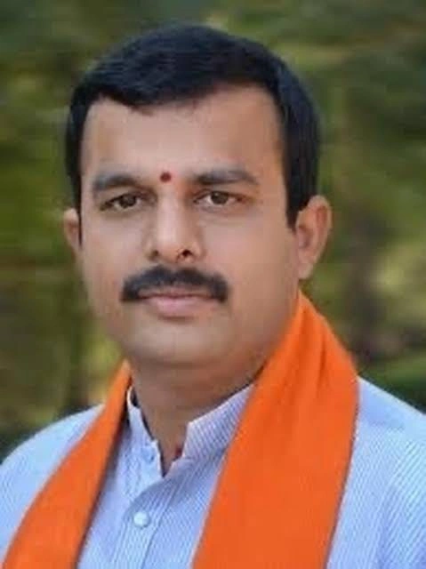 8Sunil