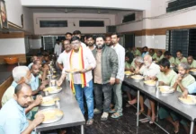 ಜನ್ಮದಿನವನ್ನು ನಿರಾಶ್ರಿತರೊಂದಿಗೆ ಆಚರಿಸಿದ ಸಮಾಜಸೇವಕ ಗಜಾನಂದ ದೇಶಪಾಂಡೆ