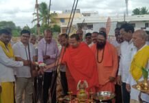 ಹಾಲಸ್ವಾಮಿ ಮಠ ಭವನ ನಿರ್ಮಾಣಕ್ಕೆ ಶಾಸಕರಿಂದ ಭೂಮಿ ಪೂಜೆ