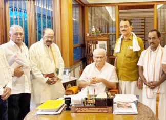 ಧರ್ಮಸ್ಥಳದಲ್ಲಿ ಮಂಜುನಾಥ ಸ್ವಾಮಿ ದರ್ಶನ ಪಡೆದ ಎಂ. ವೀರಪ್ಪ ಮೊಯ್ಲಿ