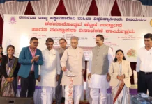 ಶಿಕ್ಷಣದೊಂದಿಗೆ ಕೌಶಲ್ಯವೂ ಅಗತ್ಯ: ವಿದ್ಯಾರ್ಥಿನಿಯರಿಗೆ ಸಭಾಪತಿ ಬಸವರಾಜ ಹೊರಟ್ಟಿ ಕರೆ