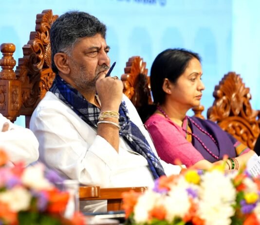 ಪ್ರಥಮ ಬಾರಿಗೆ ಜರುಗಿದ ಸರಕಾರಿ ನೌಕರರೊಂದಿಗೆ ನೇರ ಸಂವಾದ ಕಾರ್ಯಕ್ರಮದಲ್ಲಿ ನೂತನ ಸರ್ಕಾರದ ಆಶಯಗಳನ್ನು ಬಿಚ್ಚಿಟ್ಟ ಸಿಎಂ ಡಿ.ಕೆ.ಶಿವಕುಮಾರ್