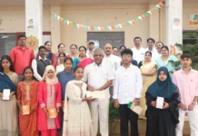 ಭಾರತೀಯರು ಎಂಬ ಭಾವನೆಯಿಂದ ಬದುಕಿ